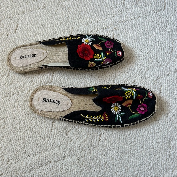 NEW SALUDOS EMBROIDERED MULE STYLE FLATS - Picture 3 of 7